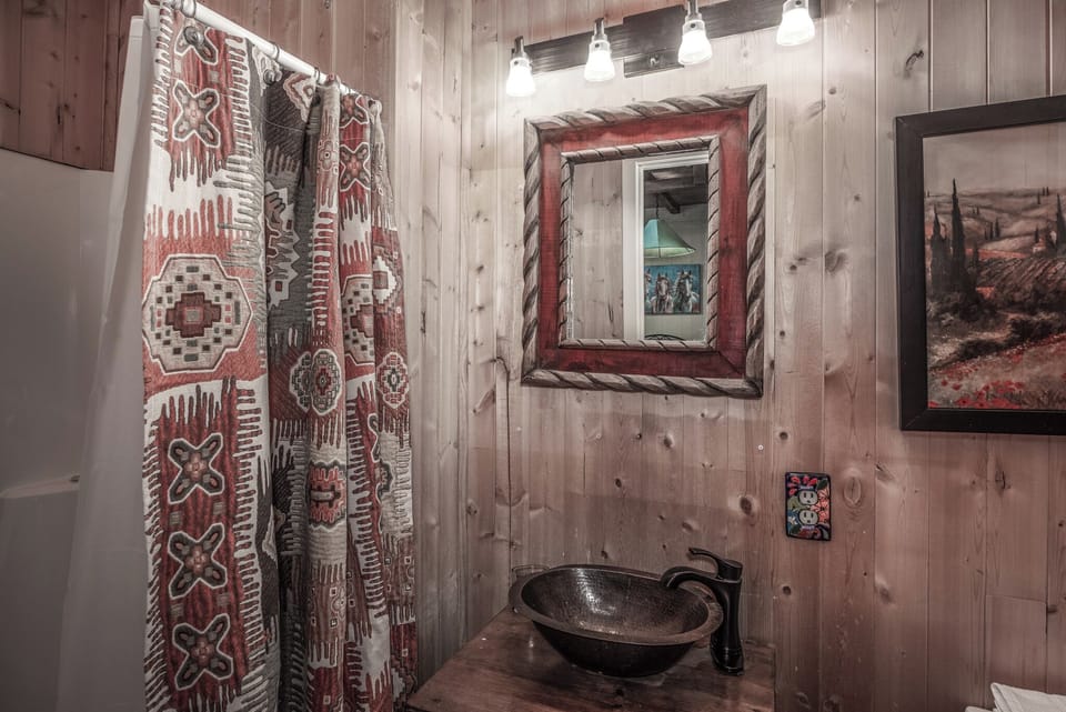 A Climbing Cub by Ruidoso Vacation Rentals Cabin in Ruidoso