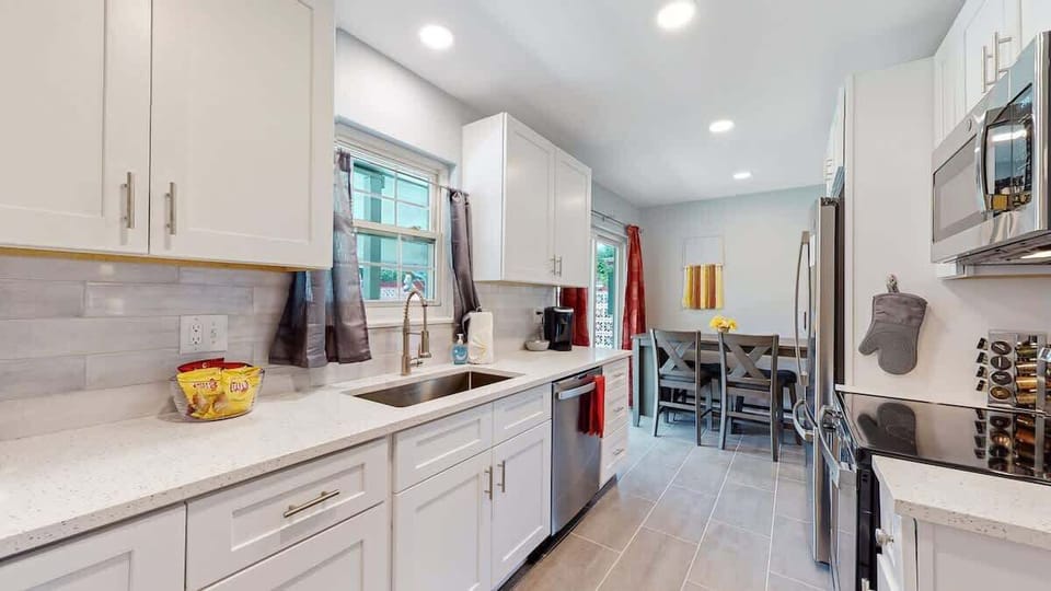 Kitchen with plenty of counter space