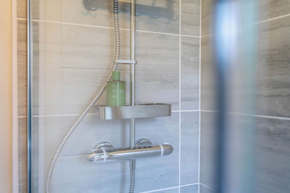 Shower wash supplied (shampoo & conditioner can be found in under sink cabinet)