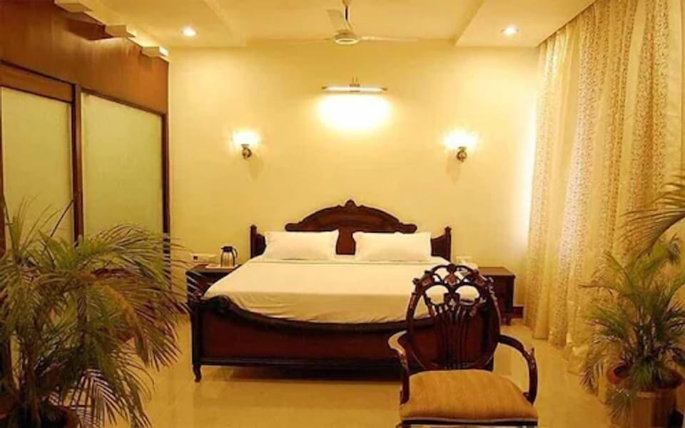 WiFi (free), bed sheets