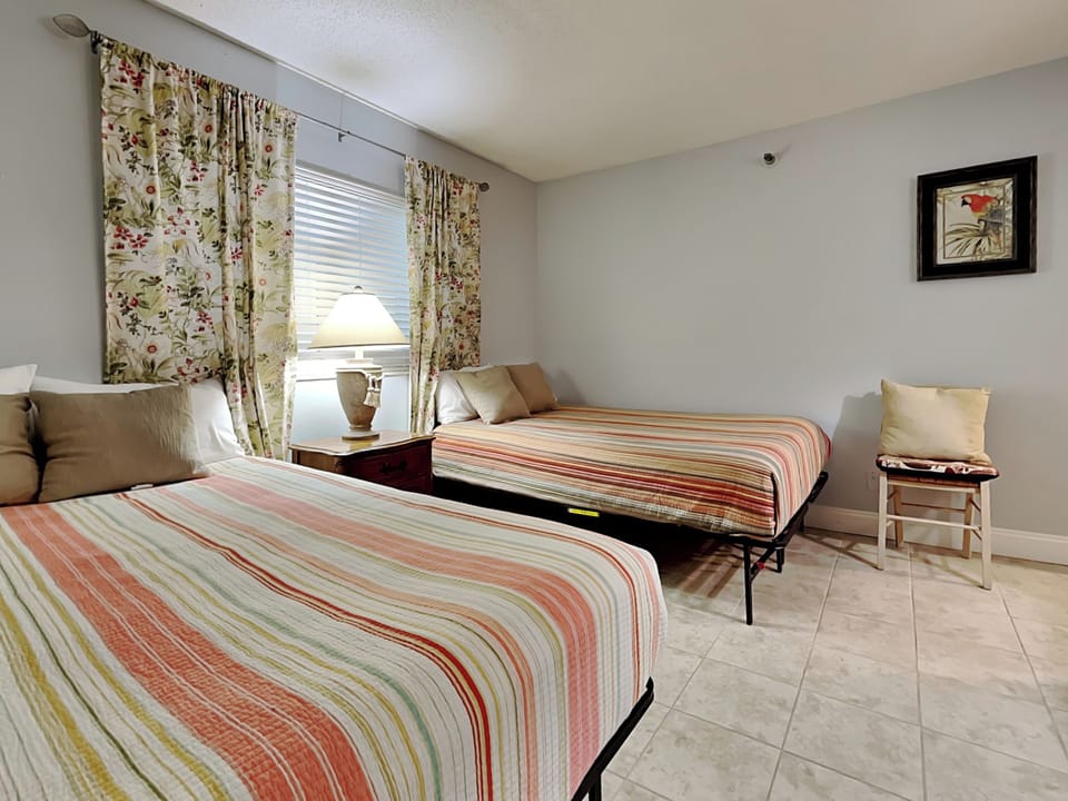 Condo (2 Bedrooms) | Property amenity