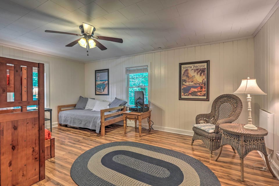 Bedroom 2 | Smart TV