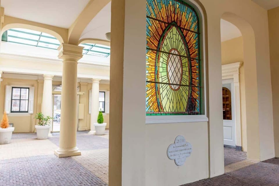 Entrance - historic hall