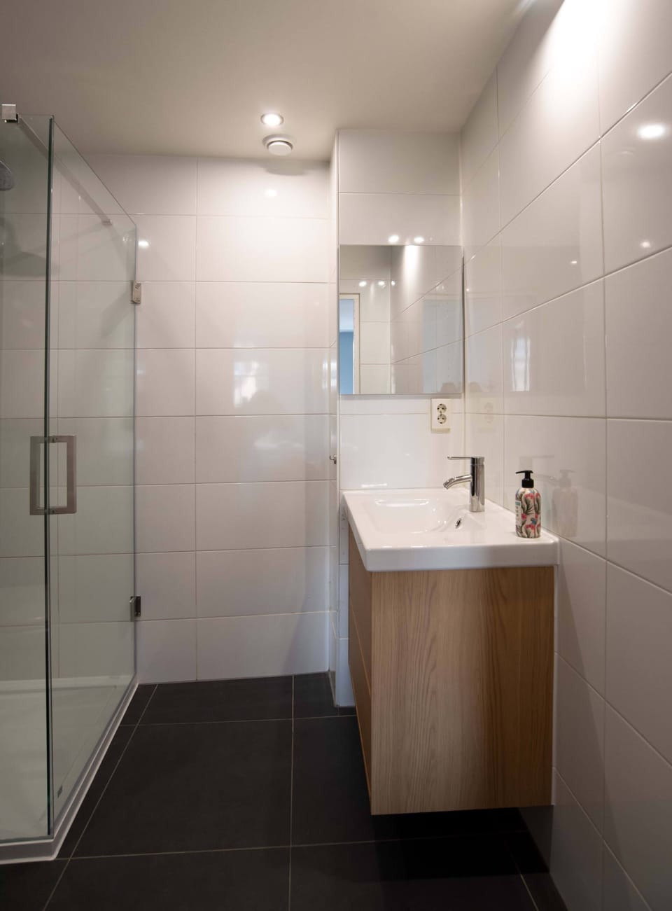 Full bathroom