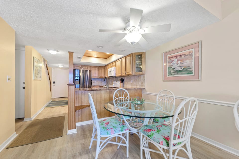 Condo, Multiple Beds, Pool Access, Ocean View (#I-9T - No Pets) | Dining