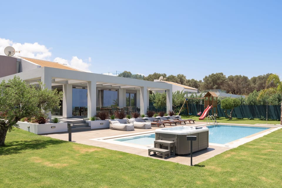 Another aspect of the Villa!