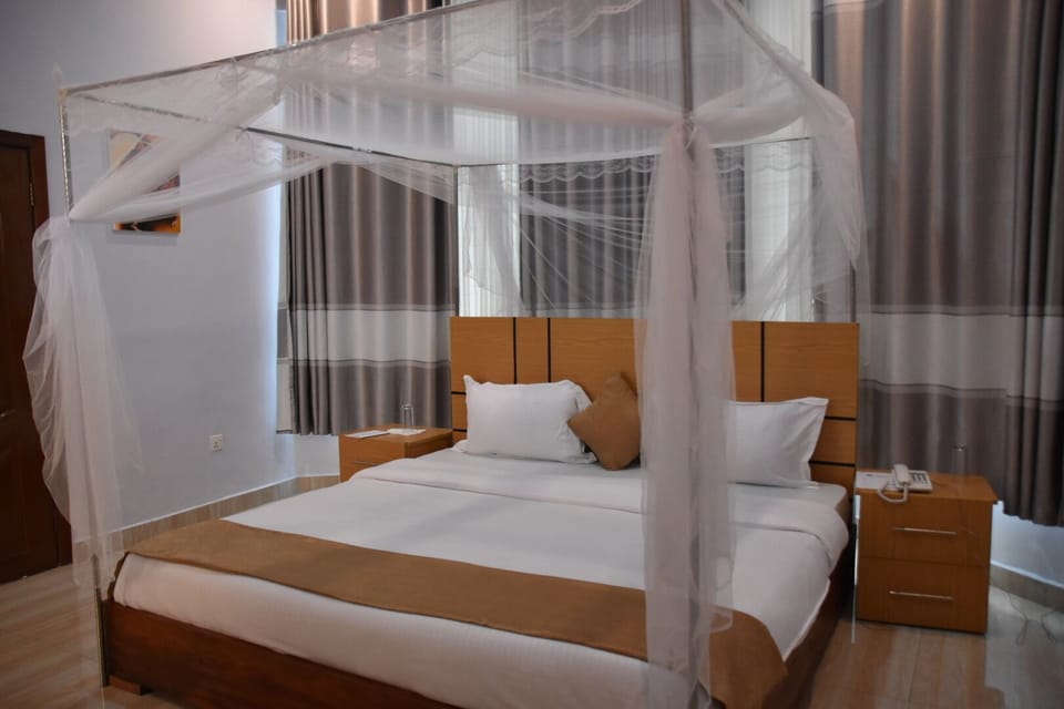 Standard Double Room | Desk, WiFi (free), bed sheets