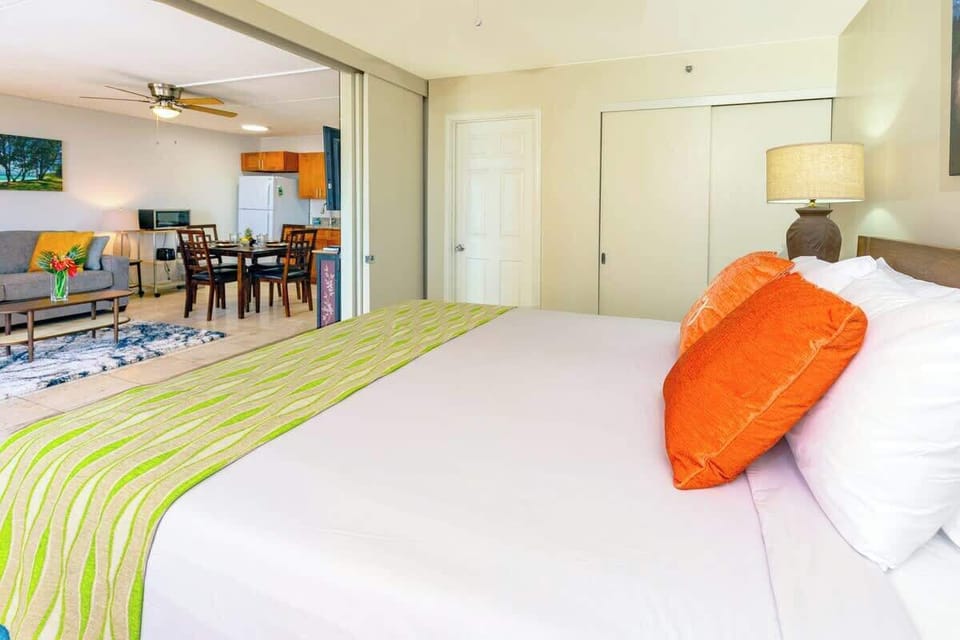Bedroom with a king size bed