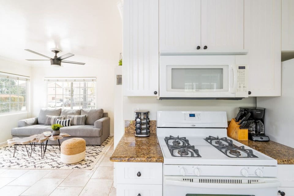 Full Kitchen
