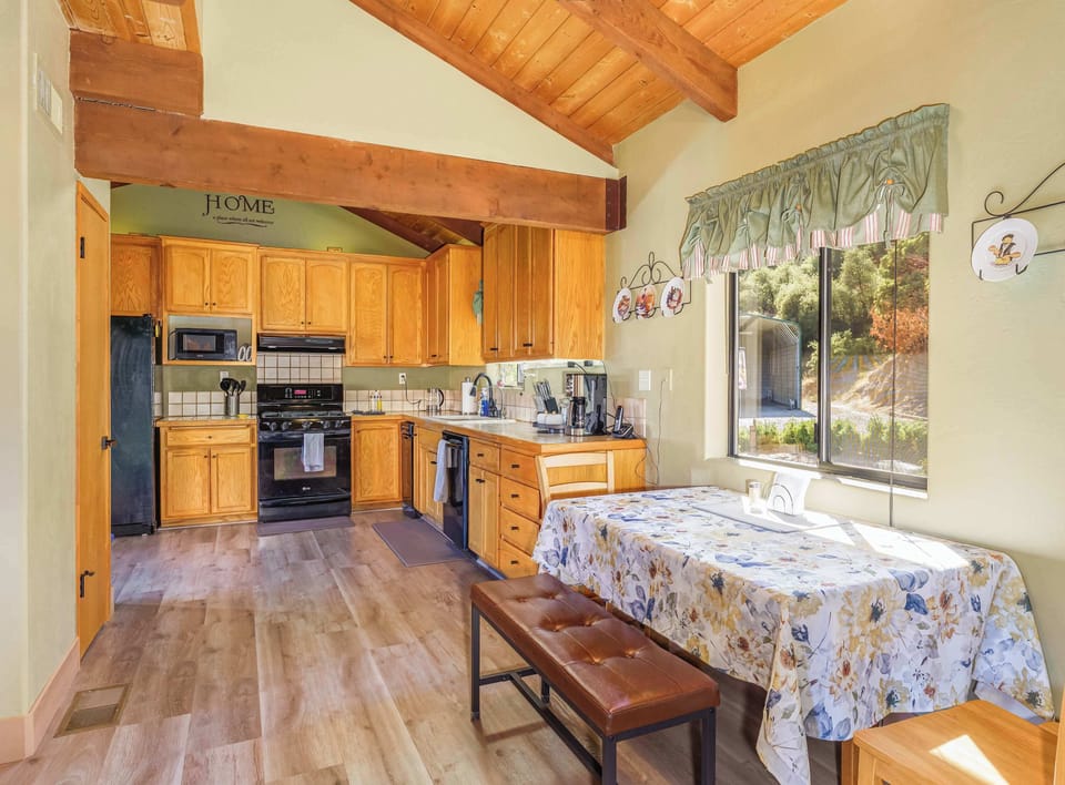 Bright kitchen nook