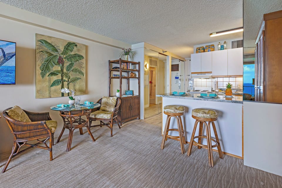 Kitchen & Dining Area