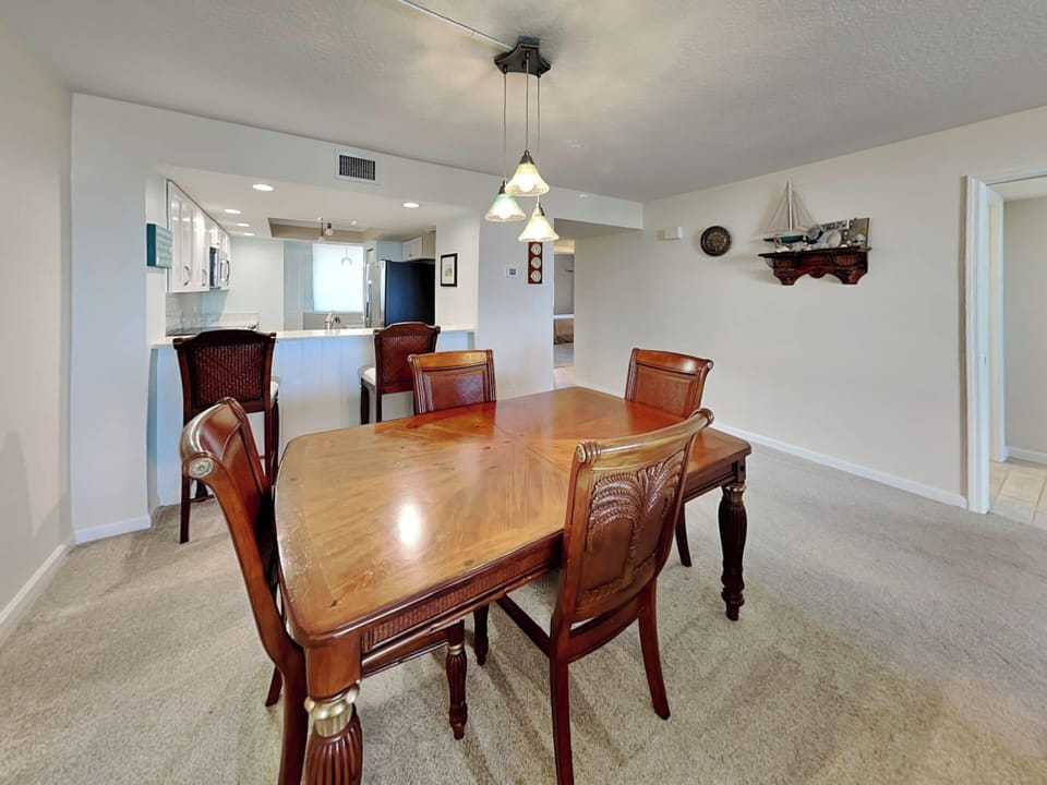 Condo (2 Bedrooms) | Property amenity