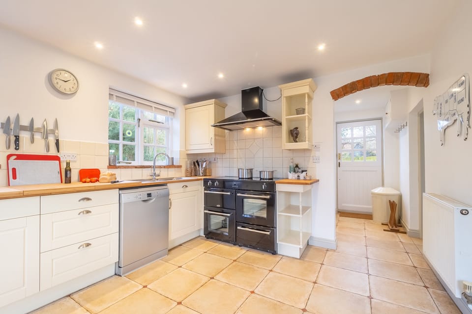 Ground floor: Spacious duel aspect kitchen