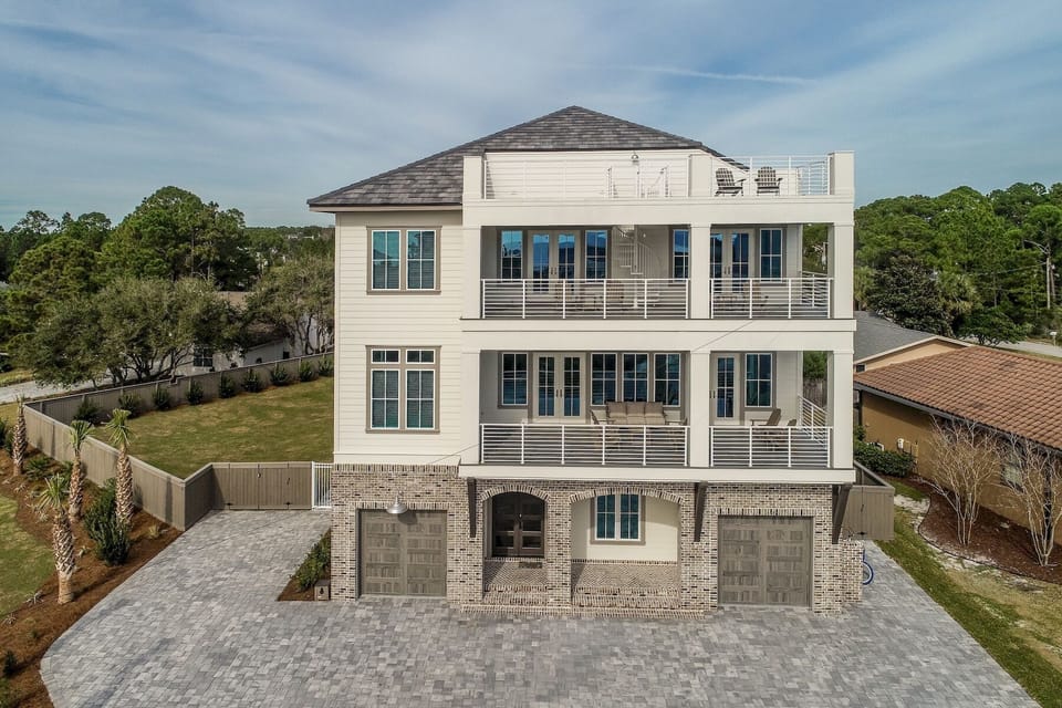 Luxurious home in Gulf Pines!