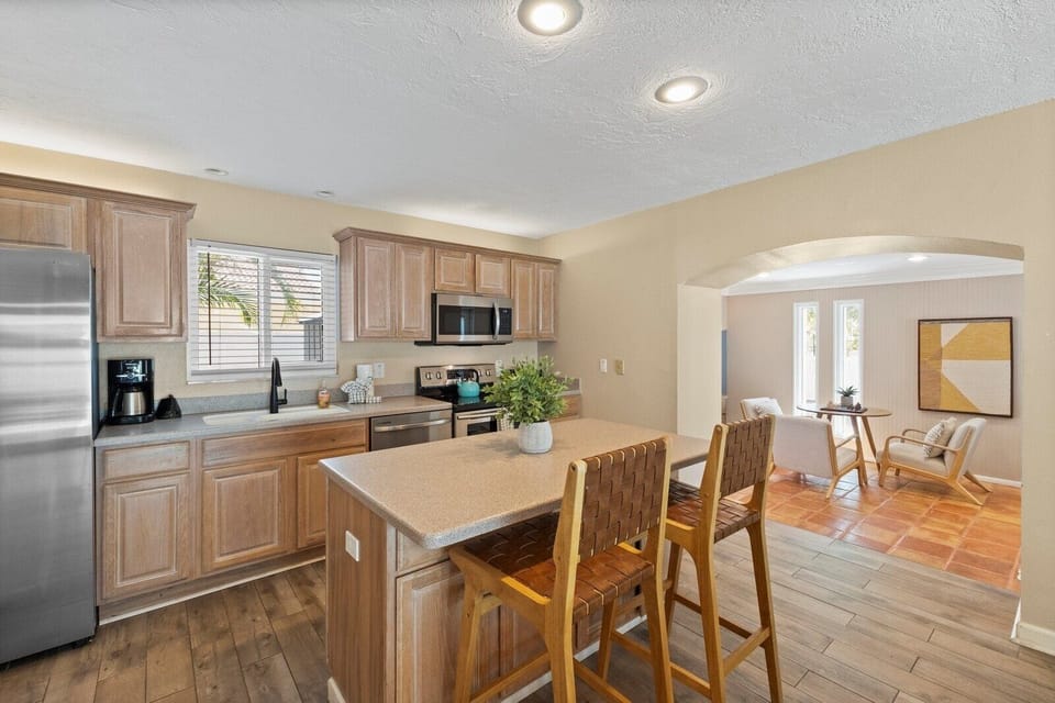 House, 3 Bedrooms | Private kitchen | Fridge, coffee/tea maker, toaster, dining tables