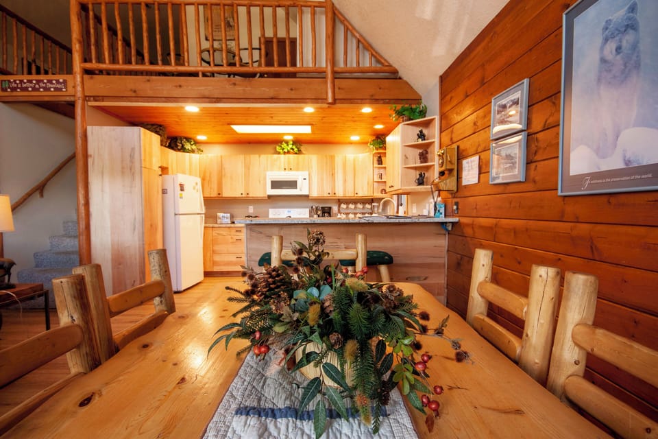 House, Multiple Beds, Hot Tub, Mountain View | Interior