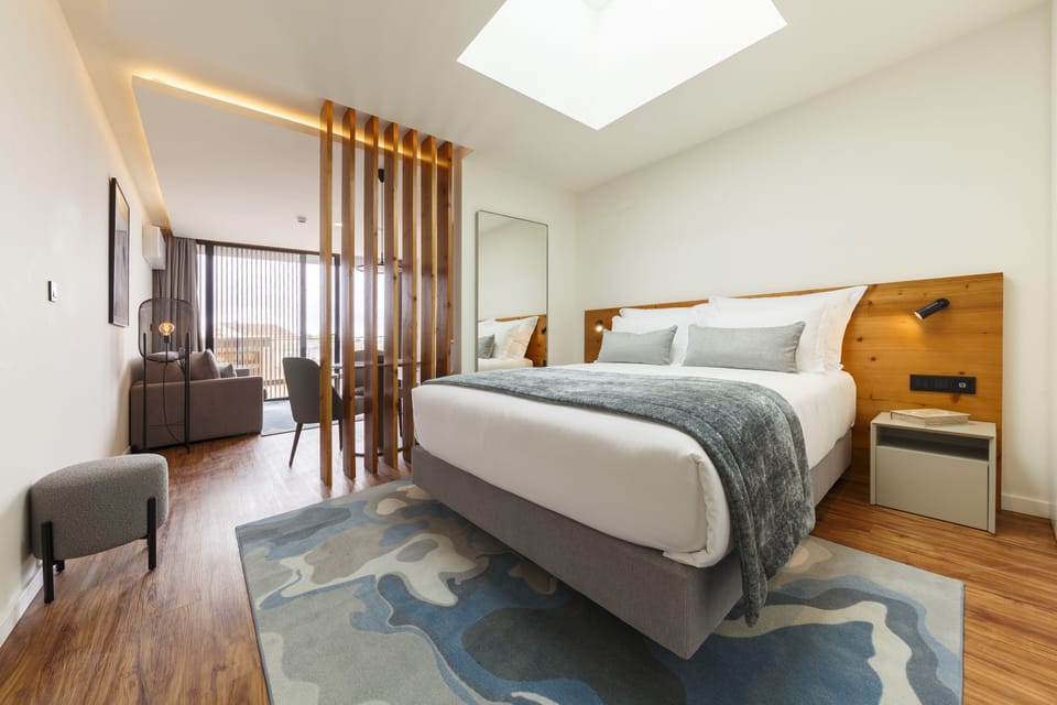 In-room safe, desk, laptop workspace, soundproofing