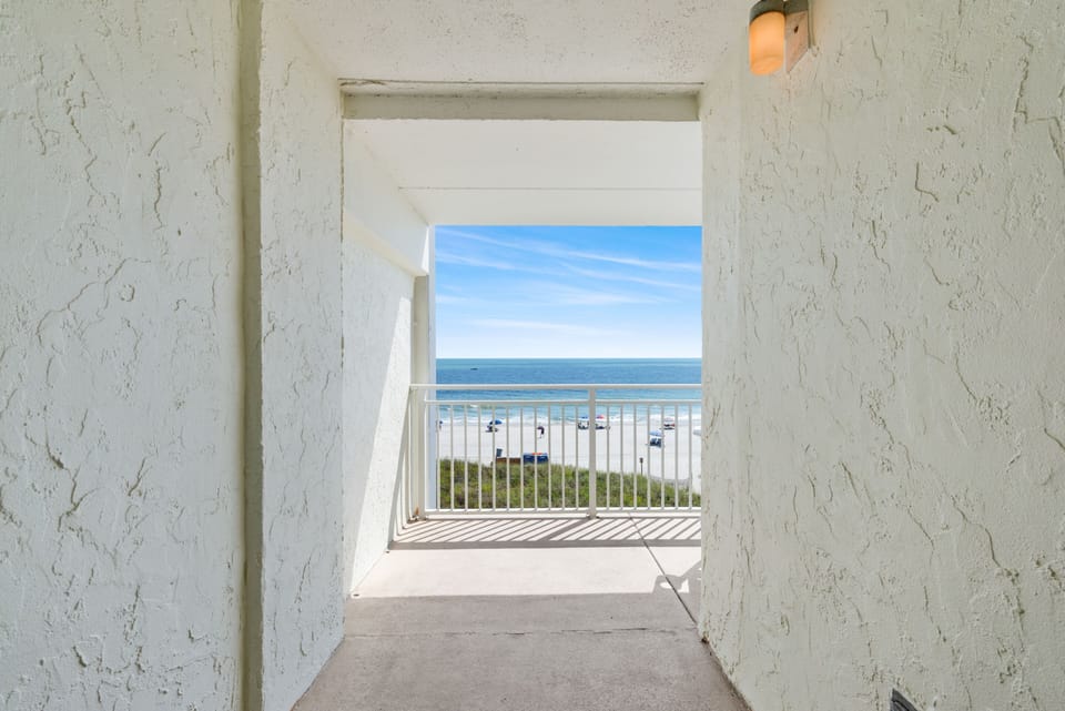A spectacular ocean view from every balcony!