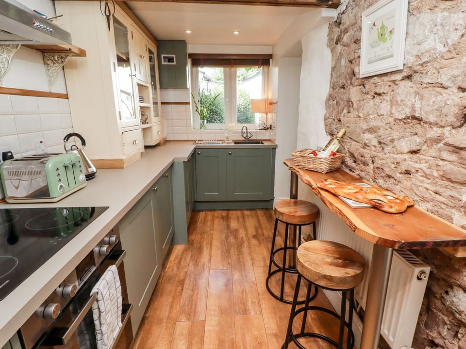 Cottage | Private kitchen | Fridge, microwave, dishwasher, electric kettle