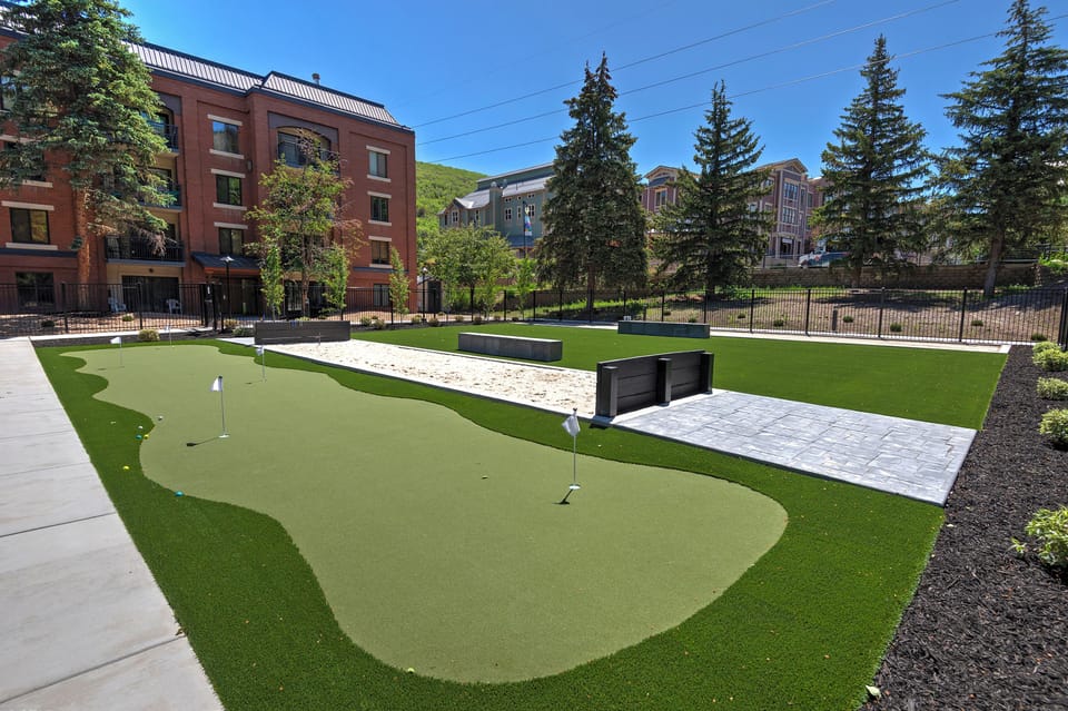 Putting Green, Horse Shoes, Bocce Ball