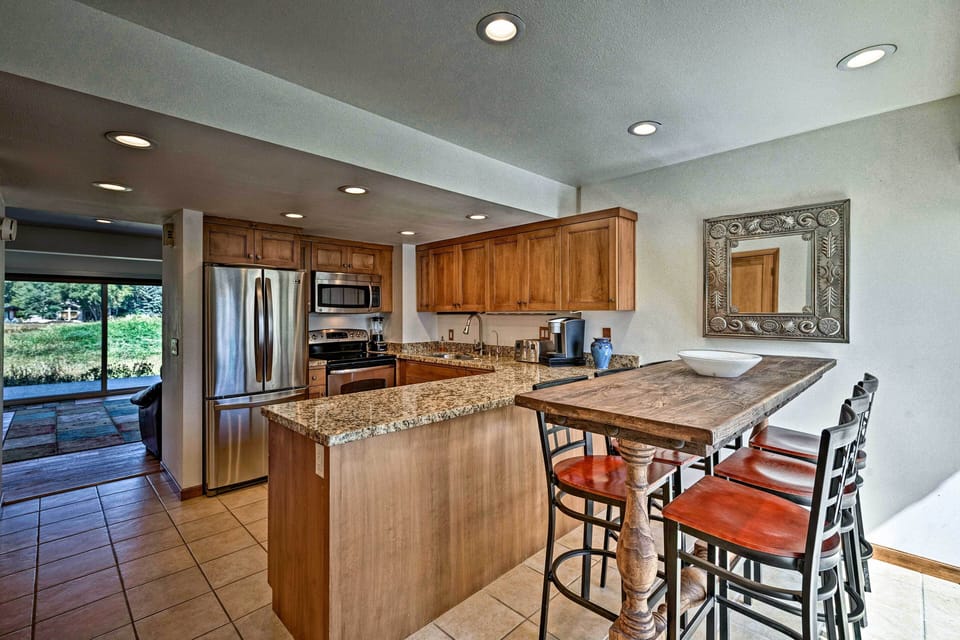 Dining Area & Kitchen | Electric Heating | Free WiFi (High-Speed)