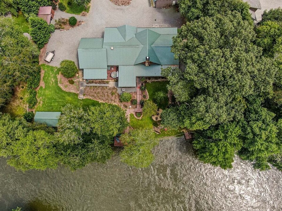 Welcome to Toccoa River Lodge