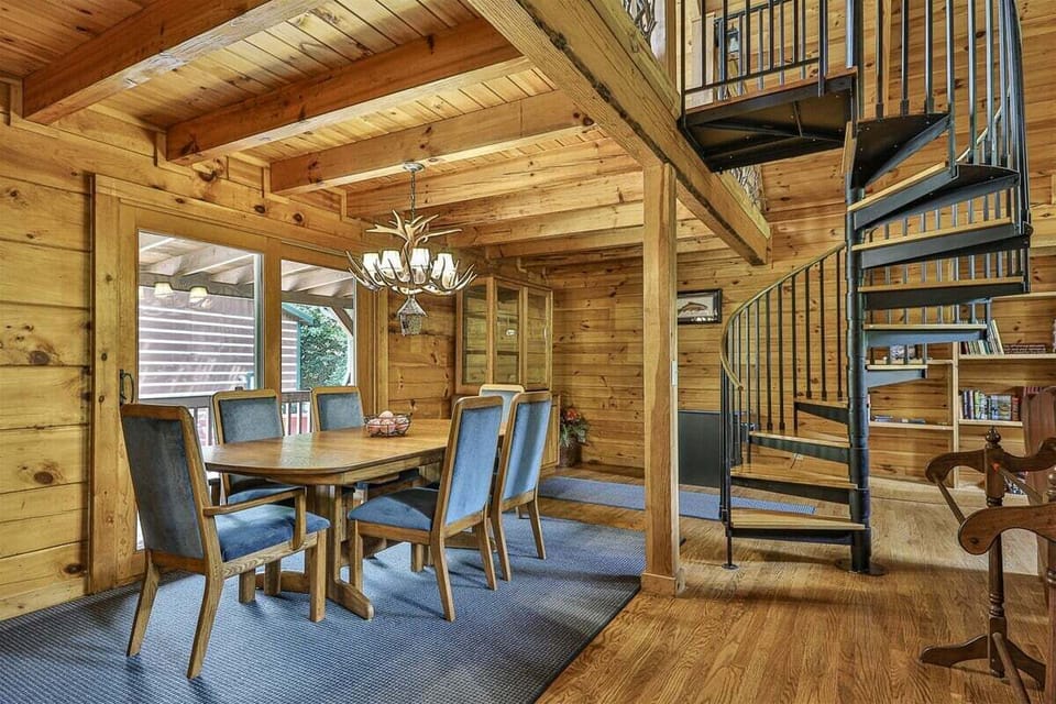 Second dining room table with seating for 6