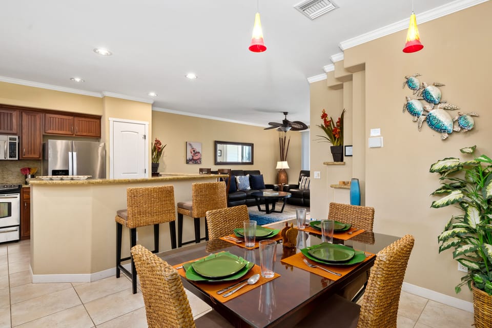 Dining are with seating for four