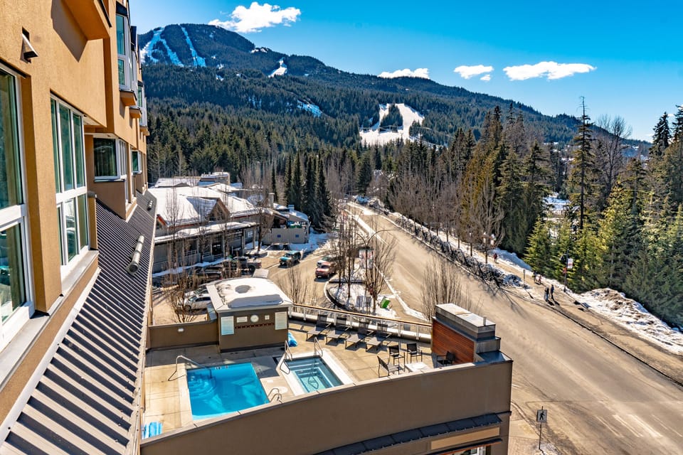 Shared Pool & Hot Tub