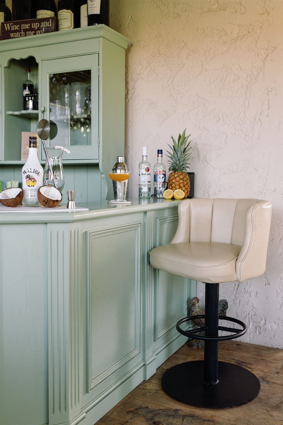 A proper bar setting for summer nights