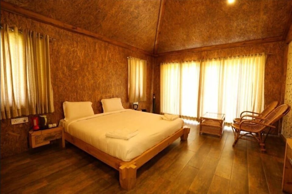 Wooden Room | Free WiFi, bed sheets