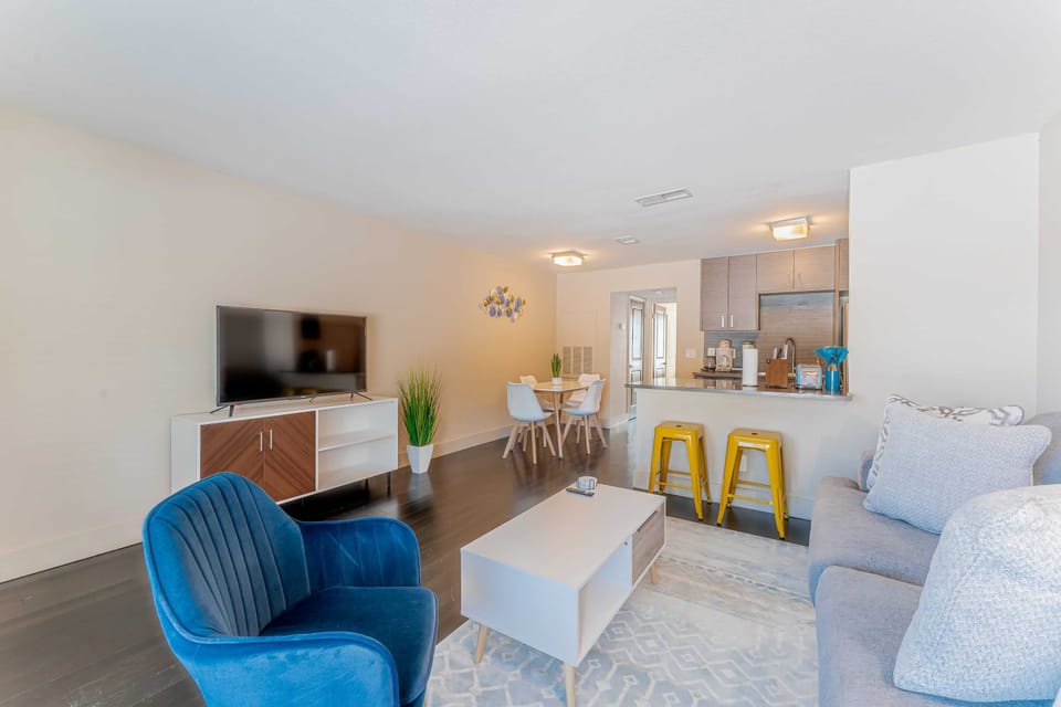 Living Room and Bar