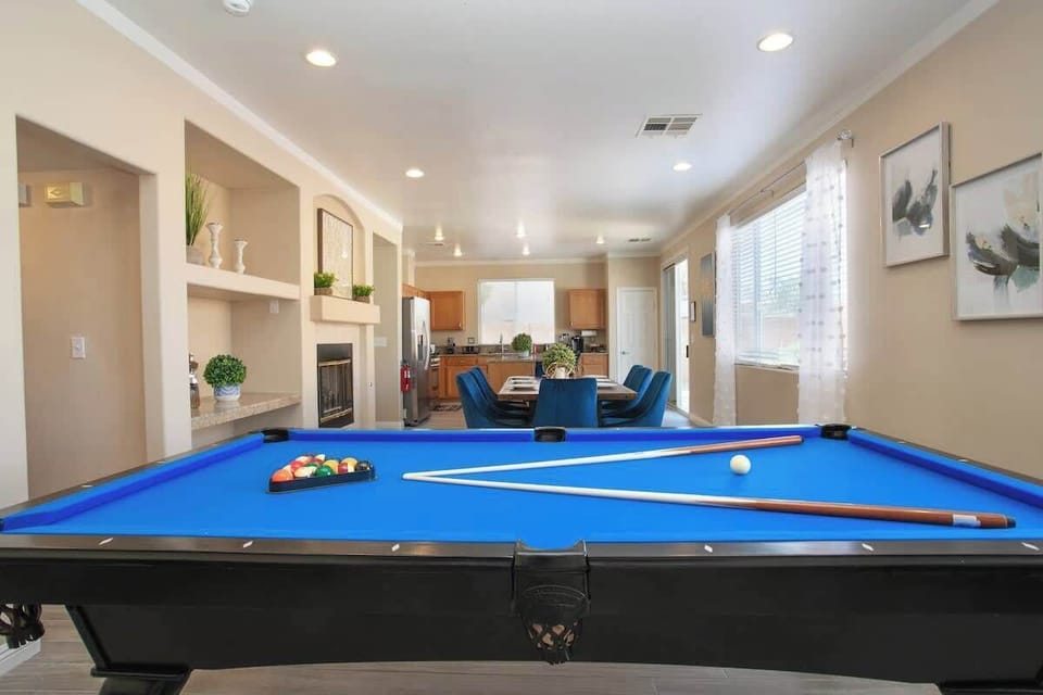 If you are up for a game of pool, this is the perfect place for you. Show your group what you've got! Catch up with each other while drinking your favorite drinks.