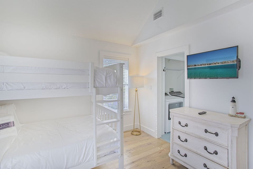 21-Periwinkle-Bunk-Room-Alt