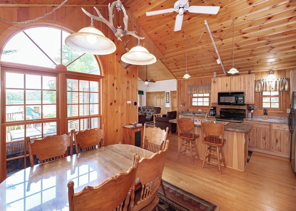 Dining/ Kitchen