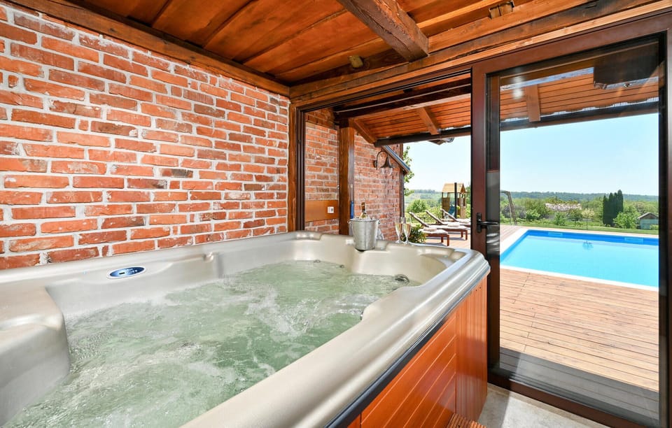 hot-tub