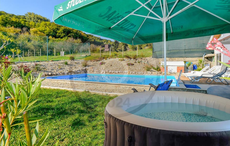 pool