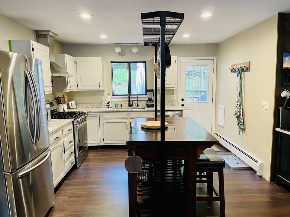 Well stocked kitchen for all your cooking needs!