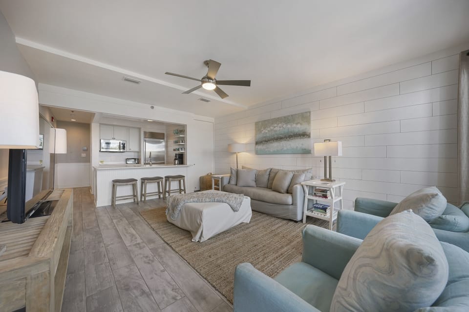 LIVING ALTERNATE VIEW FACING KITCHEN