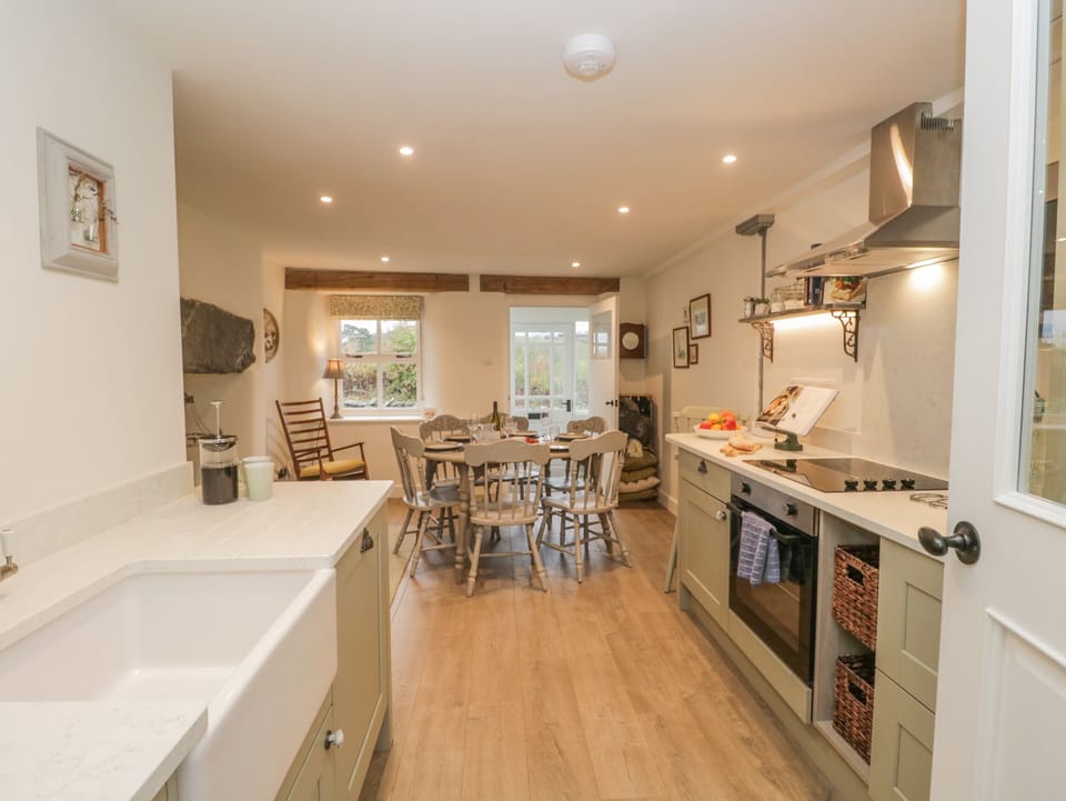 Cottage | 3 bedrooms, individually decorated, individually furnished, free WiFi
