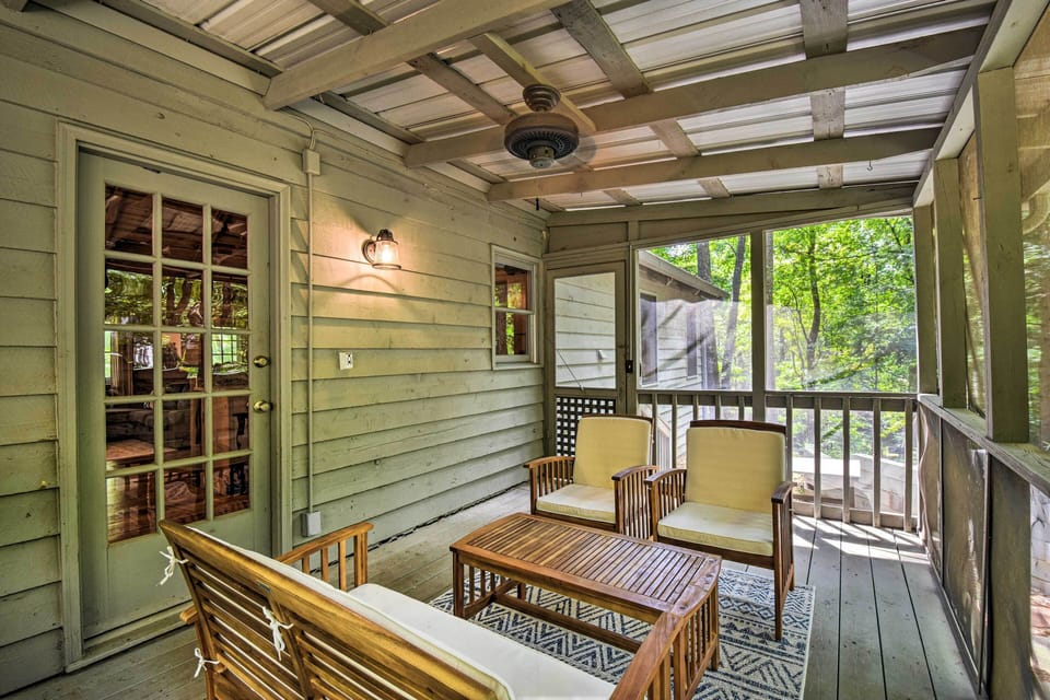 Private Screened-In Porch | Furnished
