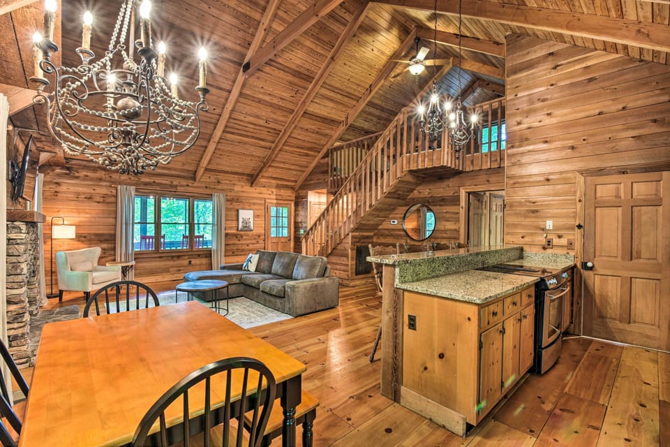 Kitchen | Dining Area