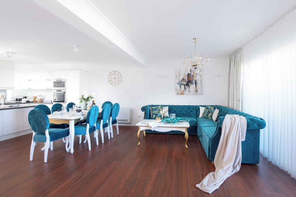 Apartment, 3 Bedrooms, Balcony, City View | Dining