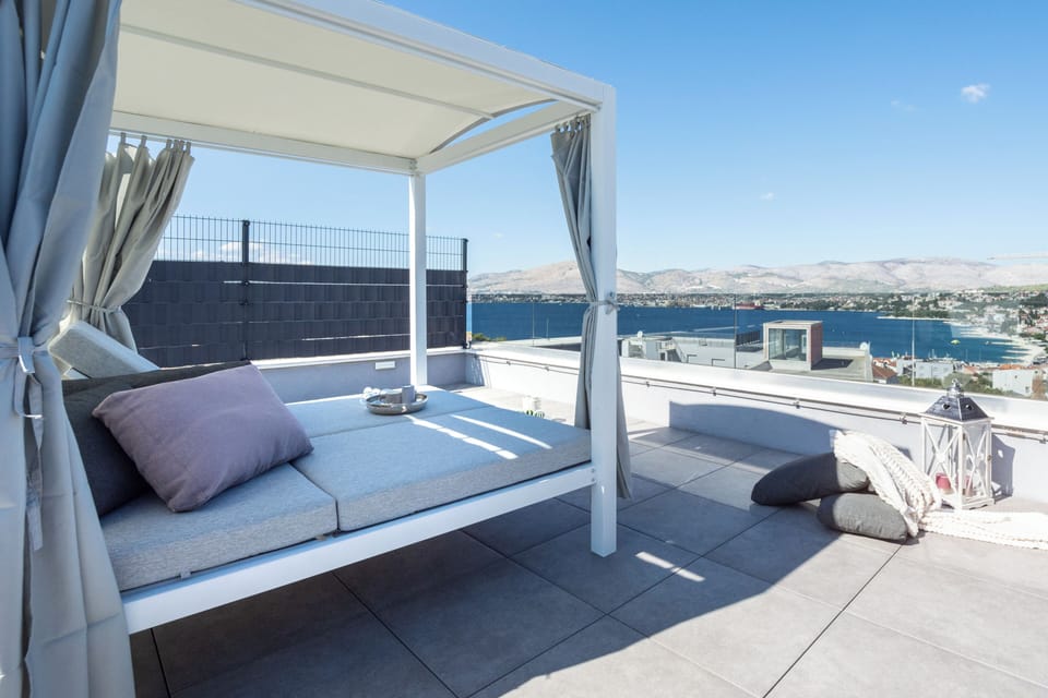 Apartment, 3 Bedrooms, Balcony, City View | Terrace/patio
