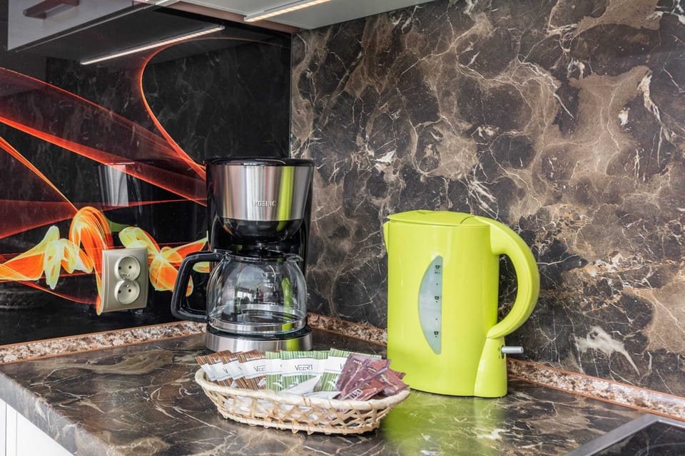 Close-up of the coffee and tea set.