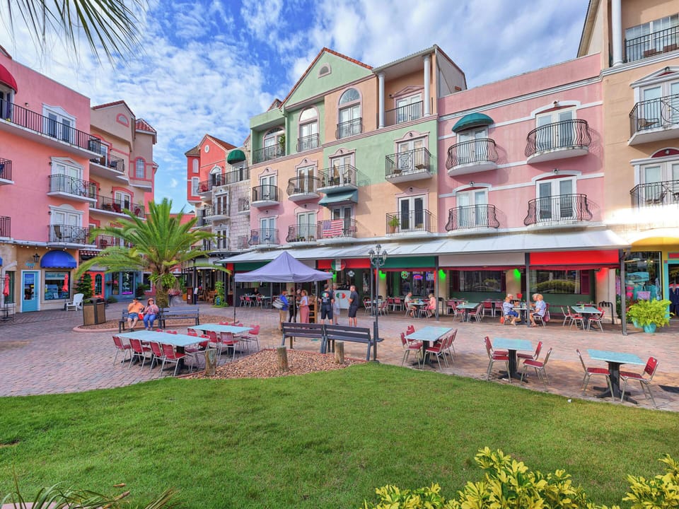 Condo (3 Bedrooms) | Property amenity