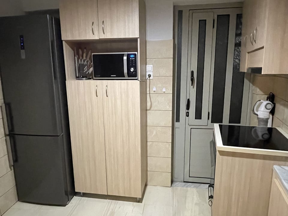 City Apartment | Private kitchen | Microwave, oven, stovetop, espresso maker
