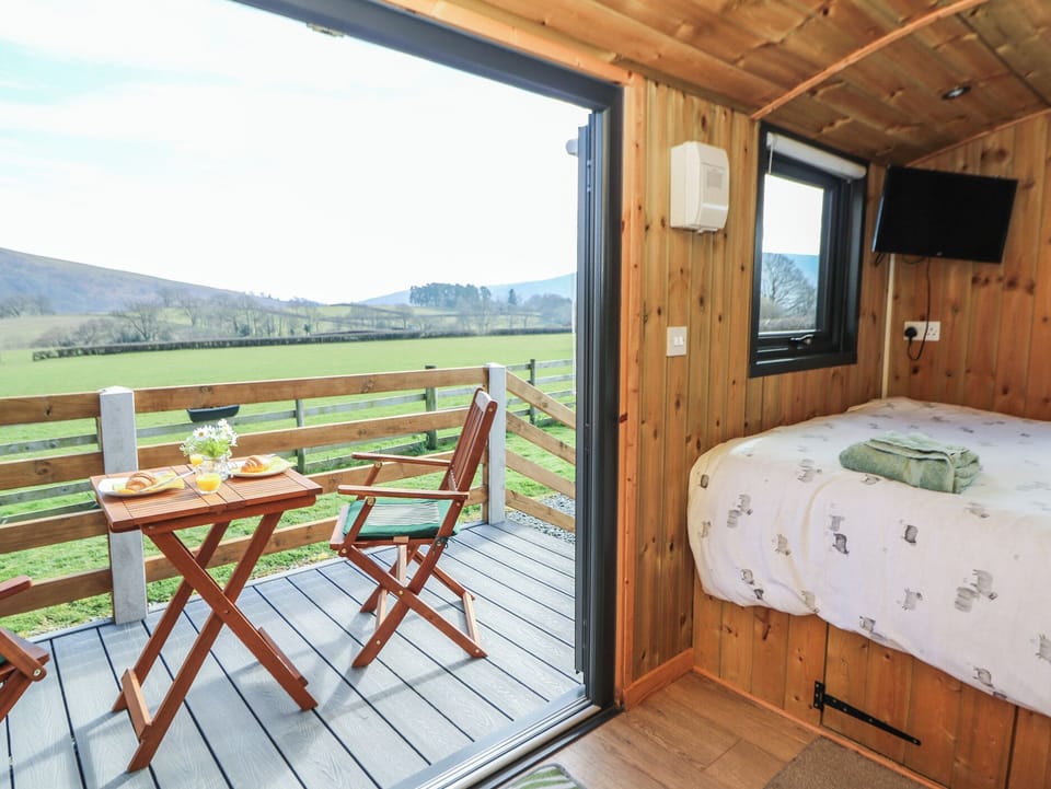 Cottage | 1 bedroom, individually decorated, individually furnished, free WiFi