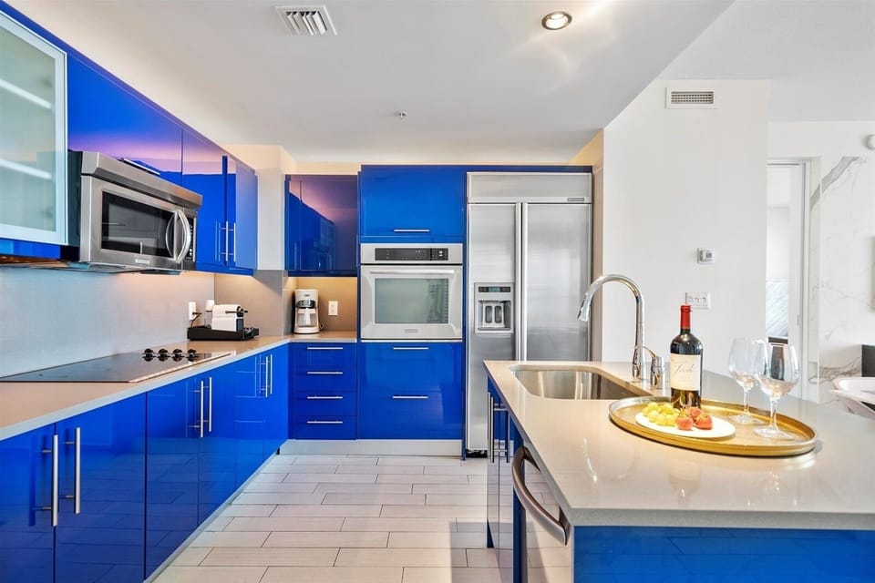 Condo, 2 Bedrooms | Private kitchen | Fridge, oven, coffee/tea maker, toaster