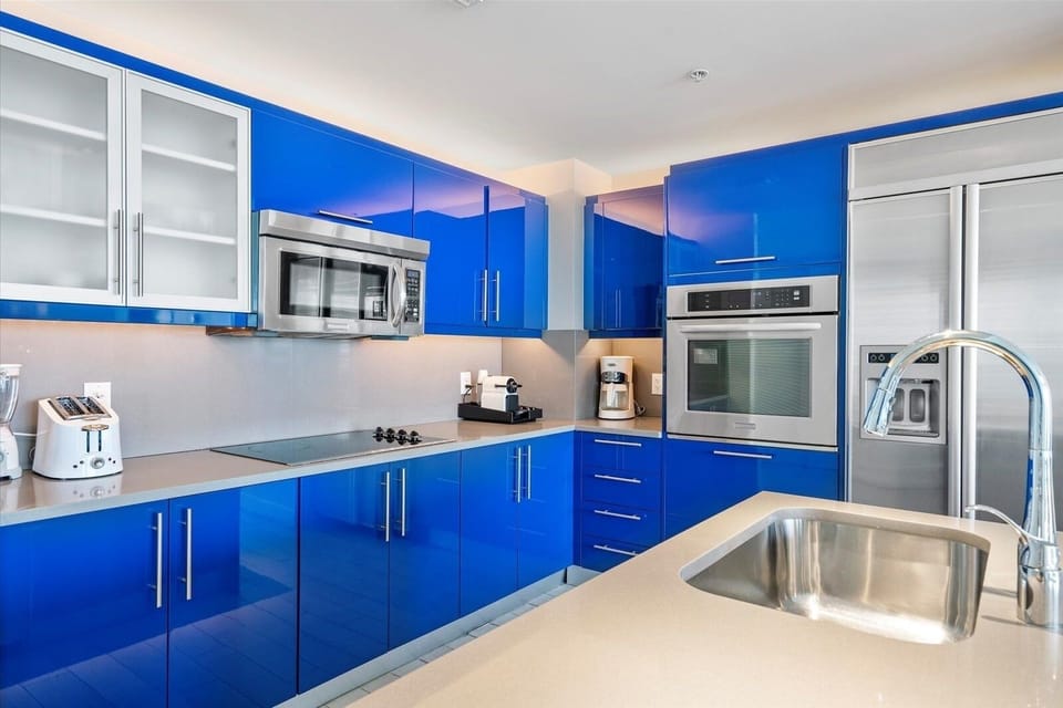 Condo, 2 Bedrooms | Private kitchen | Fridge, oven, coffee/tea maker, toaster